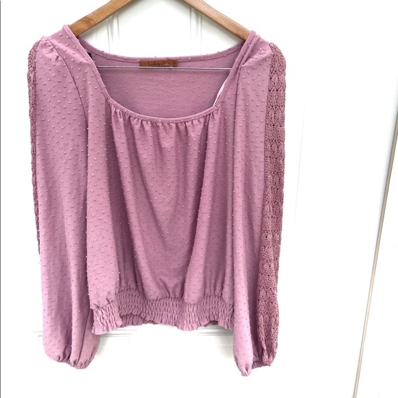 Belldini large ballon sleeve top. - Picture 1 of 7